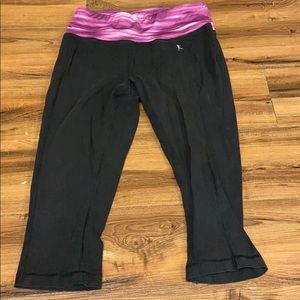 Black cropped leggings